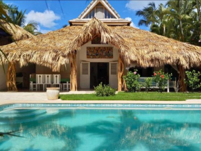 Tropical House with Bungalow and Pool Near Playa Poppy